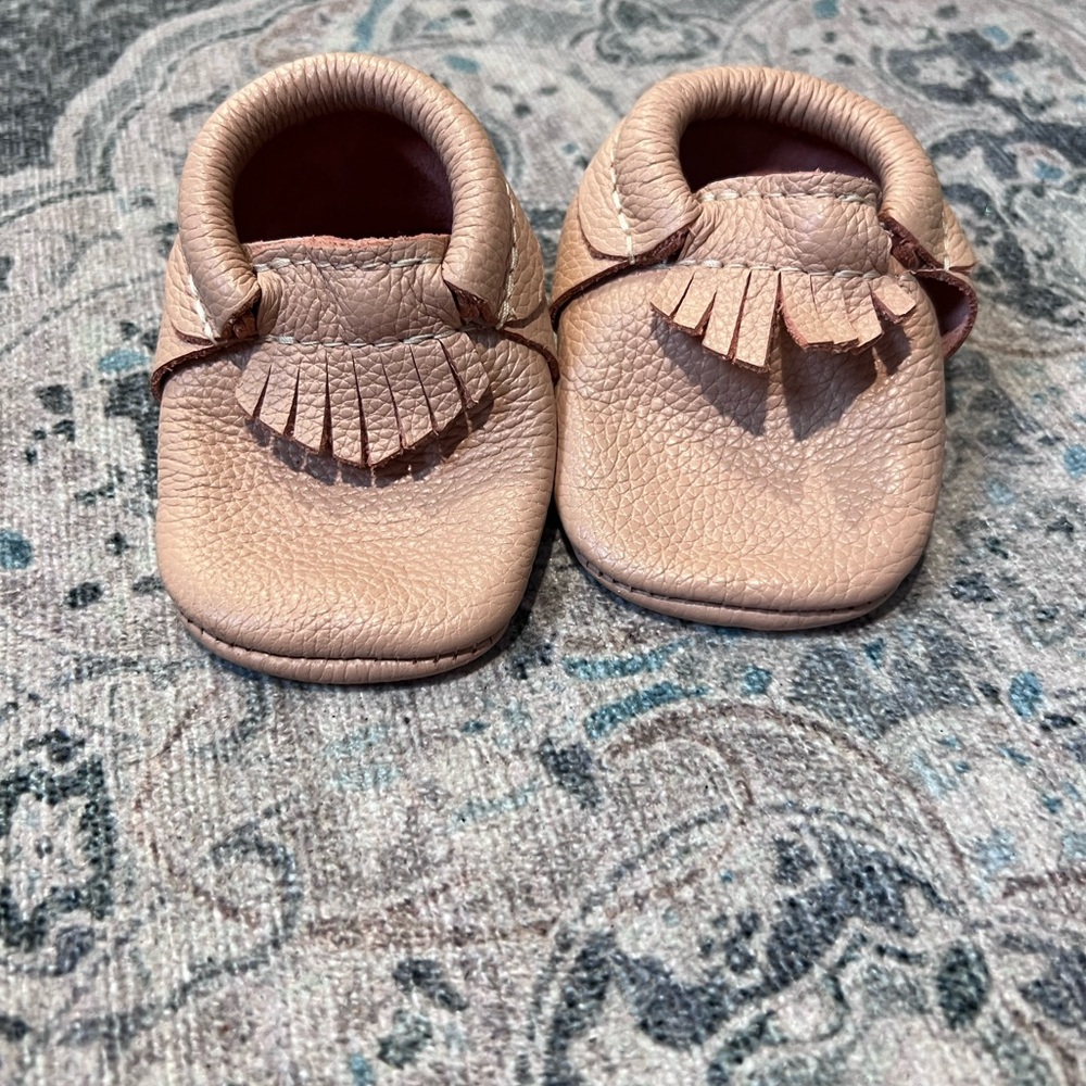 Freshly Picked leather neutral moccasins for baby